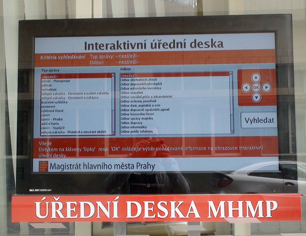 uredni_deska_interakt