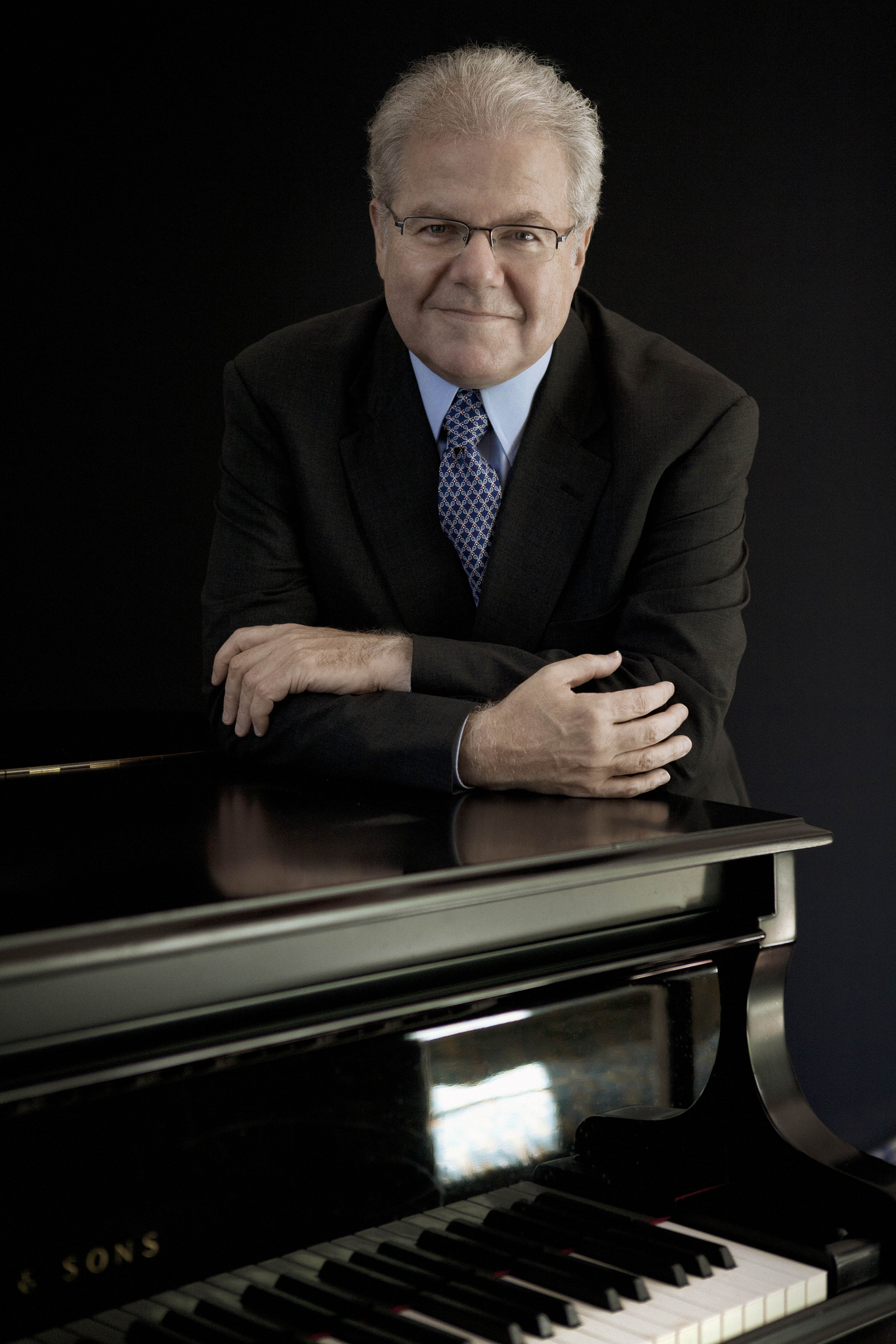 americký klavírista Emanuel Ax