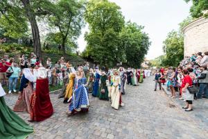 karel_iv_den_1_040