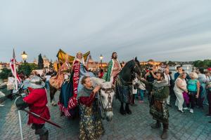 karel_iv_den_1_85