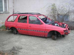 x255_i_vrak_ford_escort_cervena_jpg