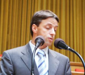 nad_konferenci_prevzal_zastitu_primator