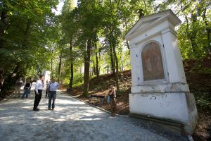 otevreni_zrekonstruovane_Krizove_cesty_na_Petrine_02