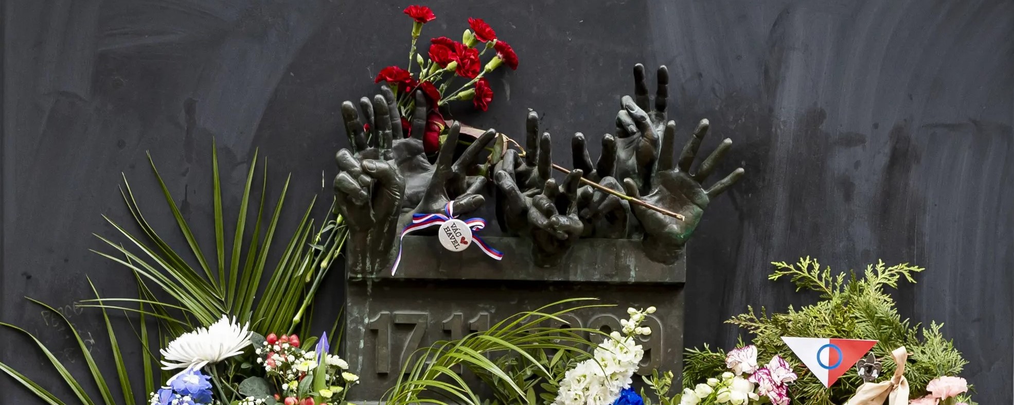 Památník 17. listopadu 1989 na Národní třídě