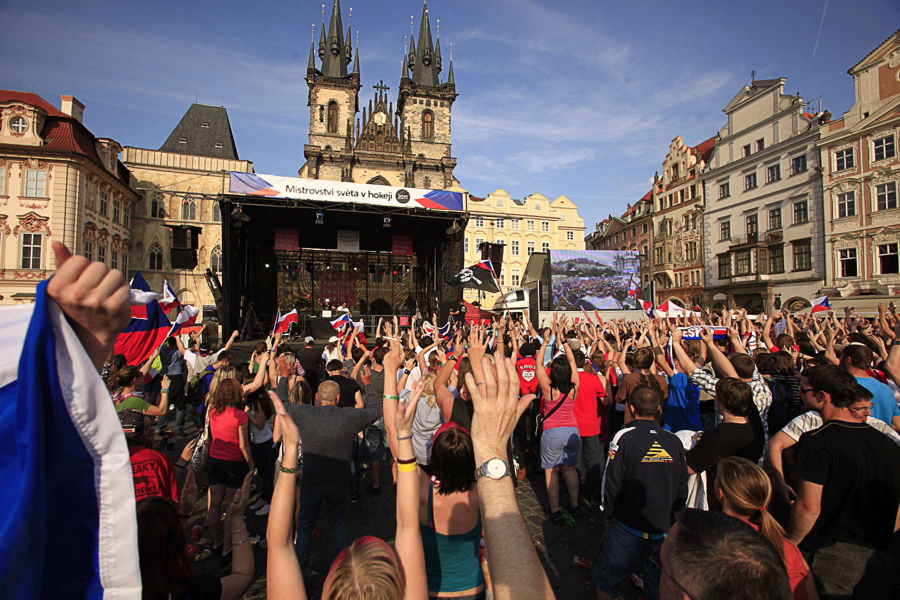 1350881_Možná i letos ožije Staroměstské náměstí hokejovým šampionátem