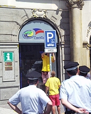 Staroměstské nám. - nová parkovací místa pro invalidy