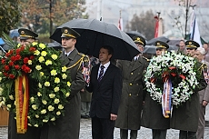 Primátor hl. m. Prahy Pavel Bém se dnes v 9 hodin při příležitosti státního svátku Dne vzniku samostatného československého státu zúčastnil pietního aktu na náměstí Pod Emauzy.